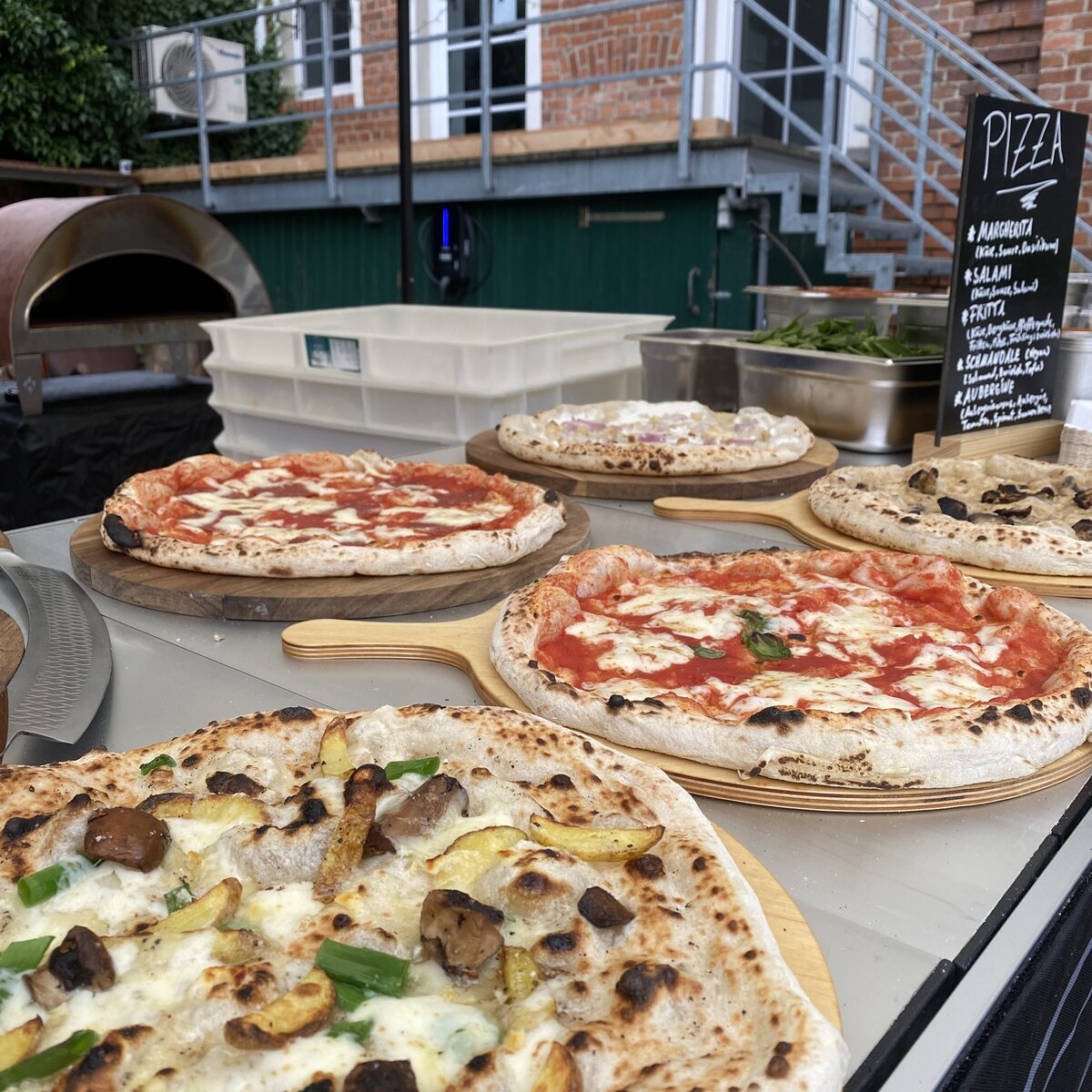 Pizzaauswahl mit Speisekarte